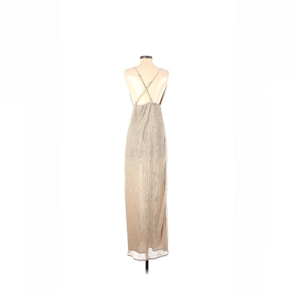 Hailee High Slit Maxi Dress in Champagne
superdown (small) - Picture 5 of 10